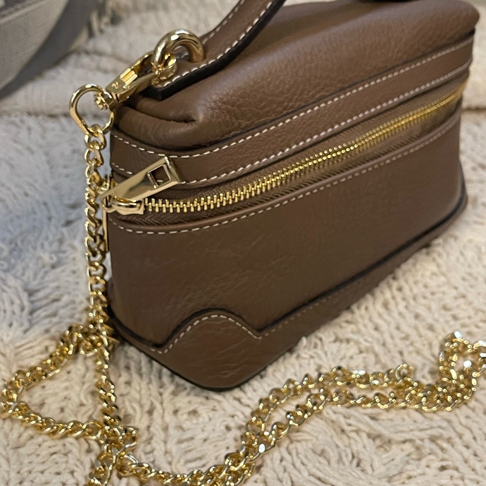 Divina Firenze Crossbody Bag with Gold Chain - Picture 3 of 8
